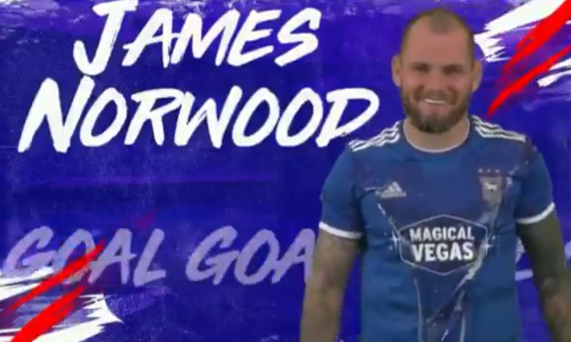 Goal celebration van Ipswich Town speler